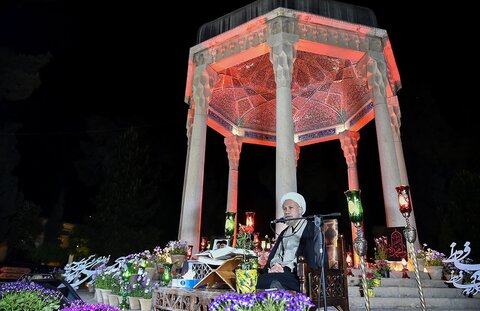 تصاویر| مراسم احیا شب قدر در حافظیه شیراز