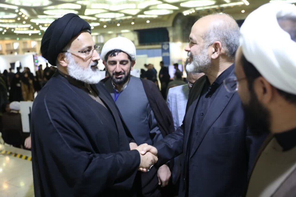 بازدید وزیر کشور از بخش حوزوی نمایشگاه بین‌المللی قرآن 