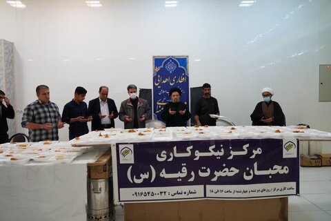 تصاویر مراسم افطاری اهدایی رهبر معظم انقلاب اسلامی به خانواده های نیازمند لرستانی