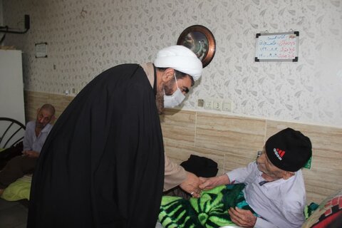 تصاویر / بازدید مدیر حوزه علمیه استان قزوین از آسایشگاه سالمندان قزوین