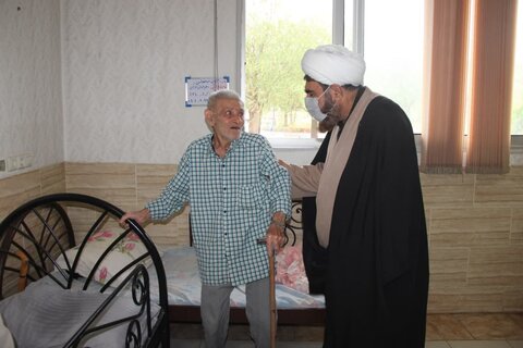 تصاویر / بازدید مدیر حوزه علمیه استان قزوین از آسایشگاه سالمندان قزوین
