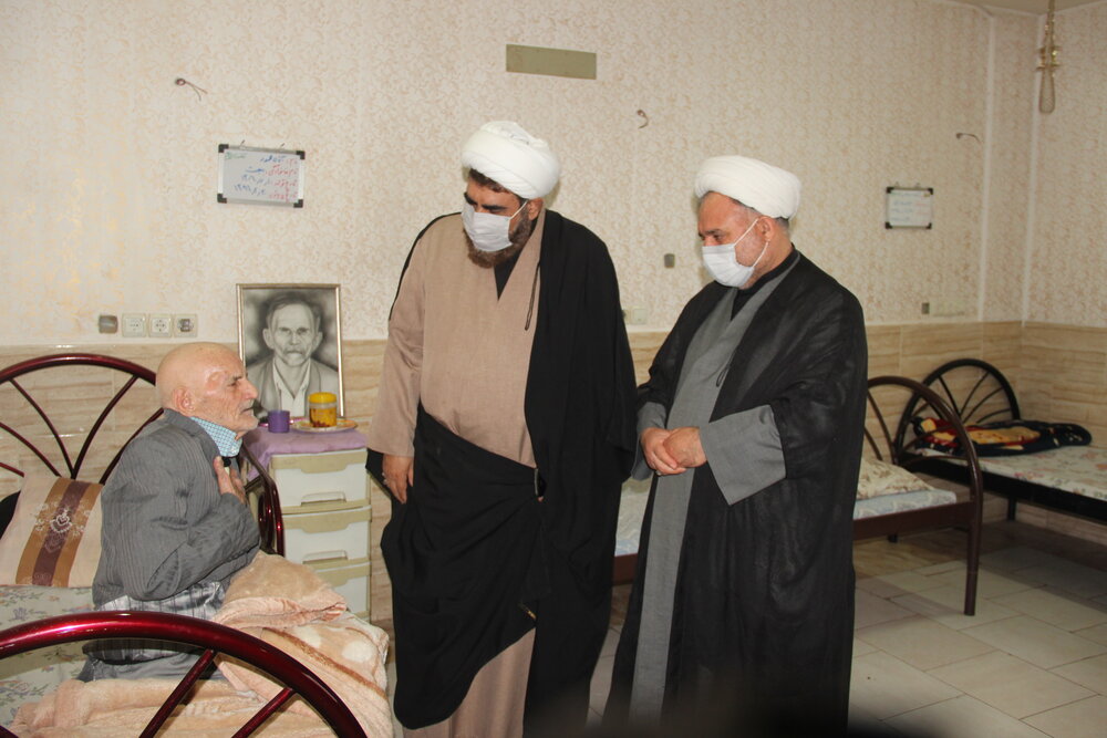 بازدید مدیر حوزه علمیه استان قزوین از آسایشگاه سالمندان