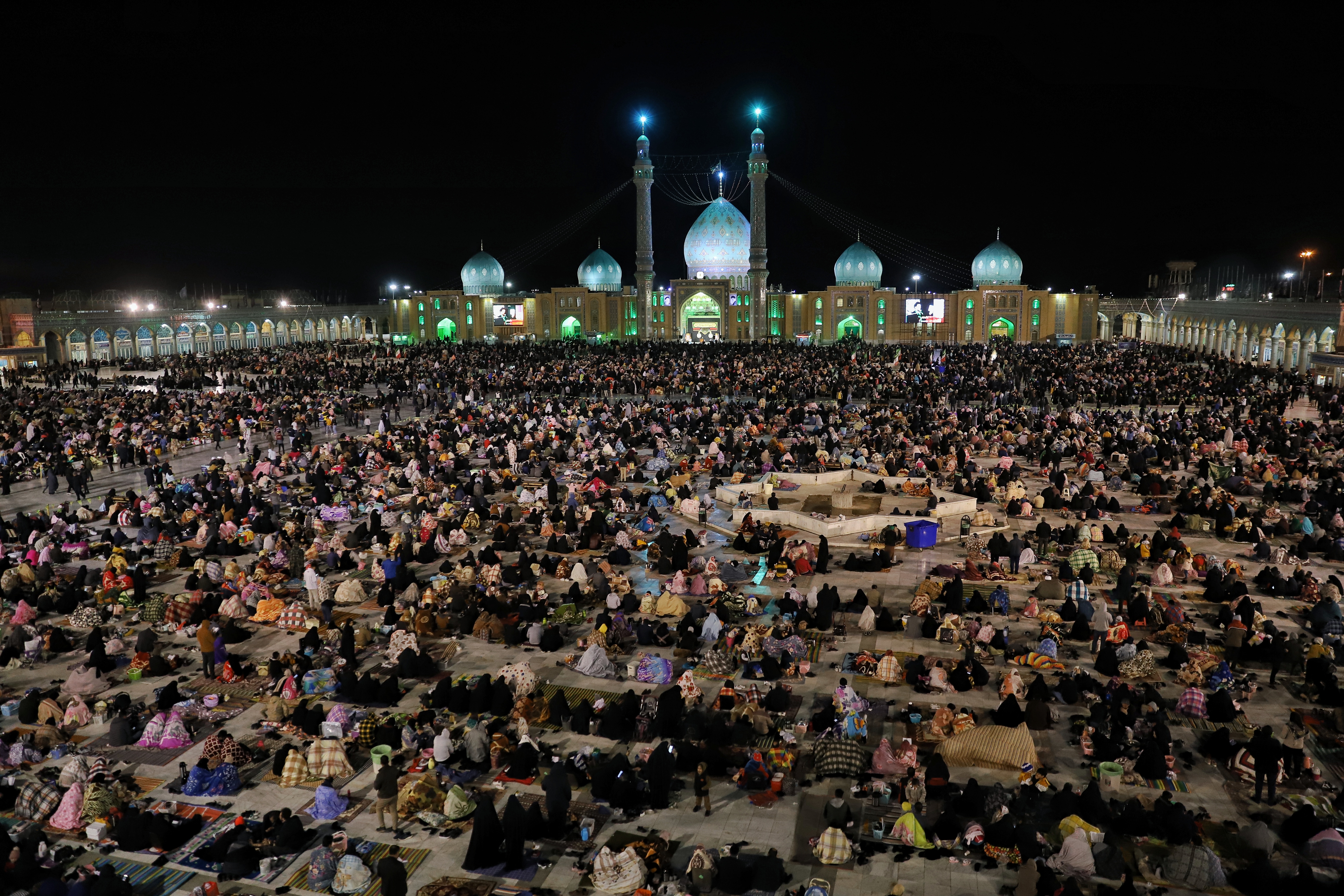 تصاویر/ مراسم احیای شب بیست وسوم ماه مبارک رمضان در مسجد مقدس جمکران