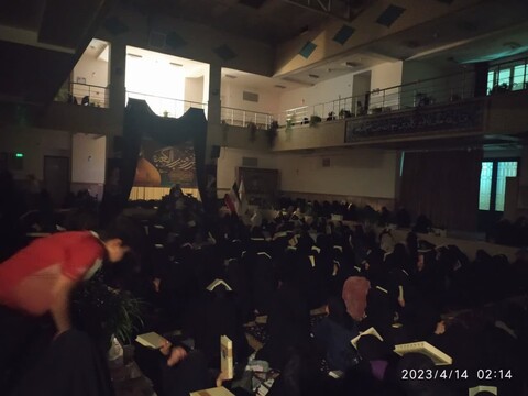 تصاویر/ مراسم معنوی سومین شب از لیالی قدر در مدرسه علمیه ریحانة الرسول ارومیه