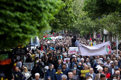 تصاویر / حضور مردم وروحانیت در مراسم راهپیمایی روز قدس