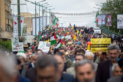 تصاویر / حضور مردم وروحانیت در مراسم راهپیمایی روز قدس