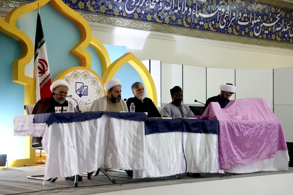 گزارشی از نشست «راهبردها و رهآوردهای قرآنی جامعةالمصطفی العالمیة در عرصه بینالملل»