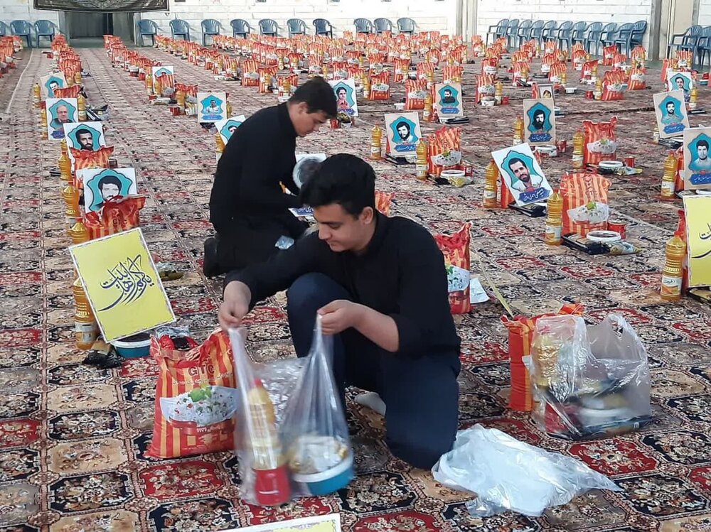 توزیع ۳ هزار و ۲۰۰ بسته معیشتی بین نیازمندان کاشان