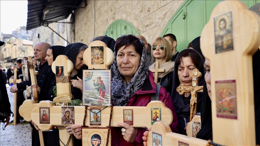 Christians Mark Holy Saturday in Jerusalem Church of Holy Sepulcher