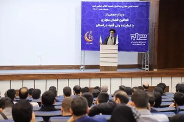 تصاویر/ دیدار جمعی از فعالان فضای مجازی تبریز با نماینده ولی فقیه در آذربایجان شرقی