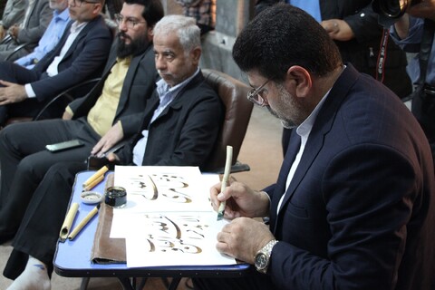 نشست صمیمی جمعی از هنرمندان با نماینده ولی فقیه در بوشهر