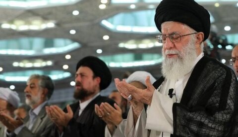 اقامة صلاة العيد بامامة قائد الثورة الإمام الخامنئي
