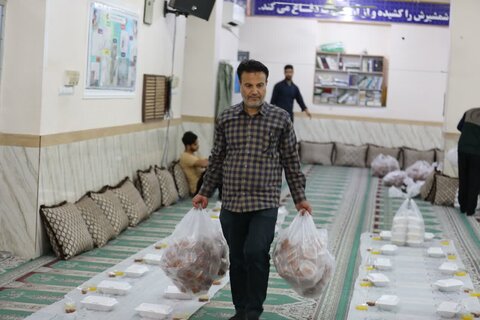 تصاویر/ سفره افطاری نیازمندان در چغادک