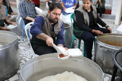 تصاویر/ سفره افطاری نیازمندان در چغادک