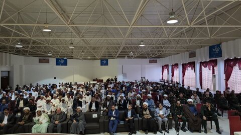 بالصور/ إقامة مؤتمر تحت عنوان: "الوحدة والمقاومة" في جزيرة قشم جنوبي إيران