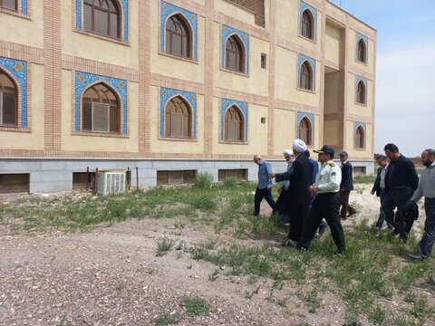 بازدید مسئولین شهرستان زرندیه از مدرسه علمیه کوثر