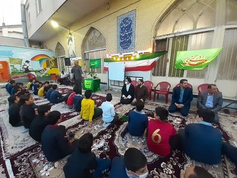 تصاویر: حضور نماینده ولی فقیه در کاشان در ضیافت افطاری دانش آموزان مدرسه لاجوردی