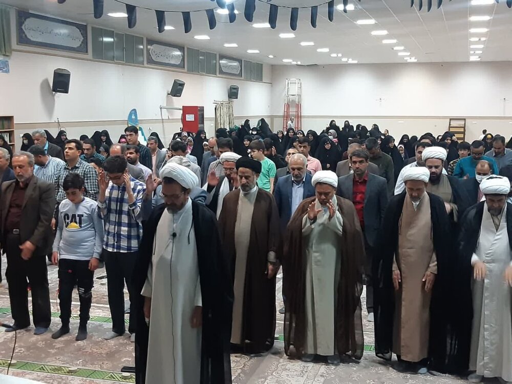 طلاب به سراغ نسل جوان بروند