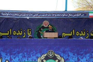 محال است یک ارتشی زنده باشد و اجازه دهد دشمن نگاه چپ به این آب و خاک کند