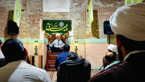 تصاویر/ درس اخلاق آیت‌الله فیاضی در مدرسه علمیه حکیم هاشم طهرانی