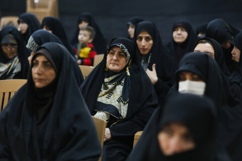 تصاویر / نشست صمیمانه با جمعی از بانوان تأثیرگذار استان قزوین با حضور امام جمعه قزوین