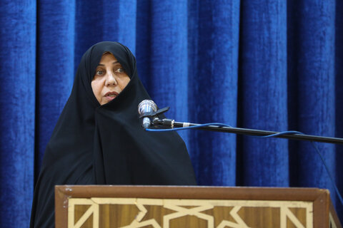 تصاویر / نشست صمیمانه با جمعی از بانوان تأثیرگذار استان قزوین با حضور امام جمعه قزوین