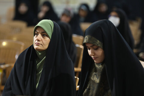 تصاویر / نشست صمیمانه با جمعی از بانوان تأثیرگذار استان قزوین با حضور امام جمعه قزوین