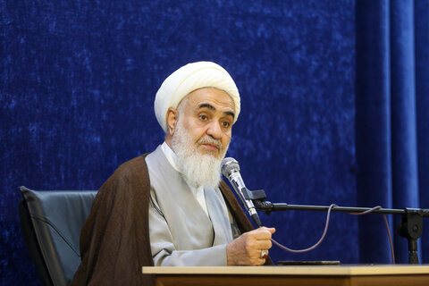 تصاویر / نشست صمیمانه با جمعی از بانوان تأثیرگذار استان قزوین با حضور امام جمعه قزوین