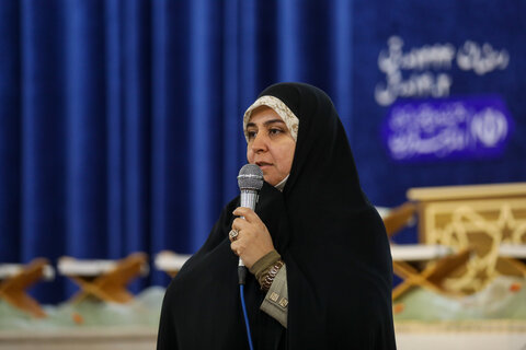 تصاویر / نشست صمیمانه با جمعی از بانوان تأثیرگذار استان قزوین با حضور امام جمعه قزوین