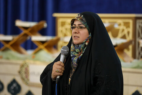 تصاویر / نشست صمیمانه با جمعی از بانوان تأثیرگذار استان قزوین با حضور امام جمعه قزوین
