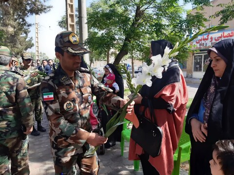 تصاویر/ رژه نیروهای مسلح  به مناسبت روز ارتش در آران وبیدگل