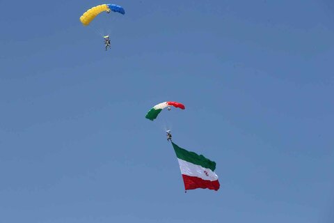 تصاویر/ رژه یگان‌های نظامی در مراسم روز ارتش جمهوری اسلامی ایران