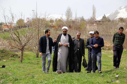 تصاویر / بازدید امام جمعه همدان ظرفیت‌های فرهنگی احتکار شده در همدان