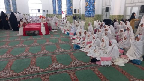 تصاویر/ جشن دختران  روزه اولی در  شهرستان میناب