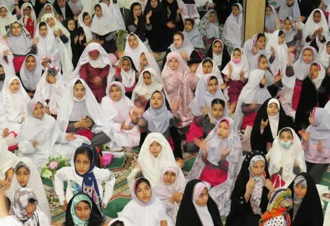شن افطار دختران دانش آموز روزه اولی در ماهدشت 