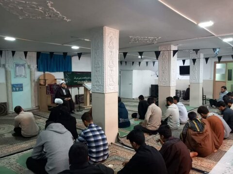 تصاویر/برنامه افطاری مدرسه علمیه امام صادق (ع) بیجار با حضور امام جمعه این شهرستان