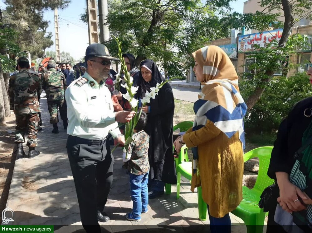 رژه نیروهای مسلح در آران و بیدگل برگزار شد + عکس