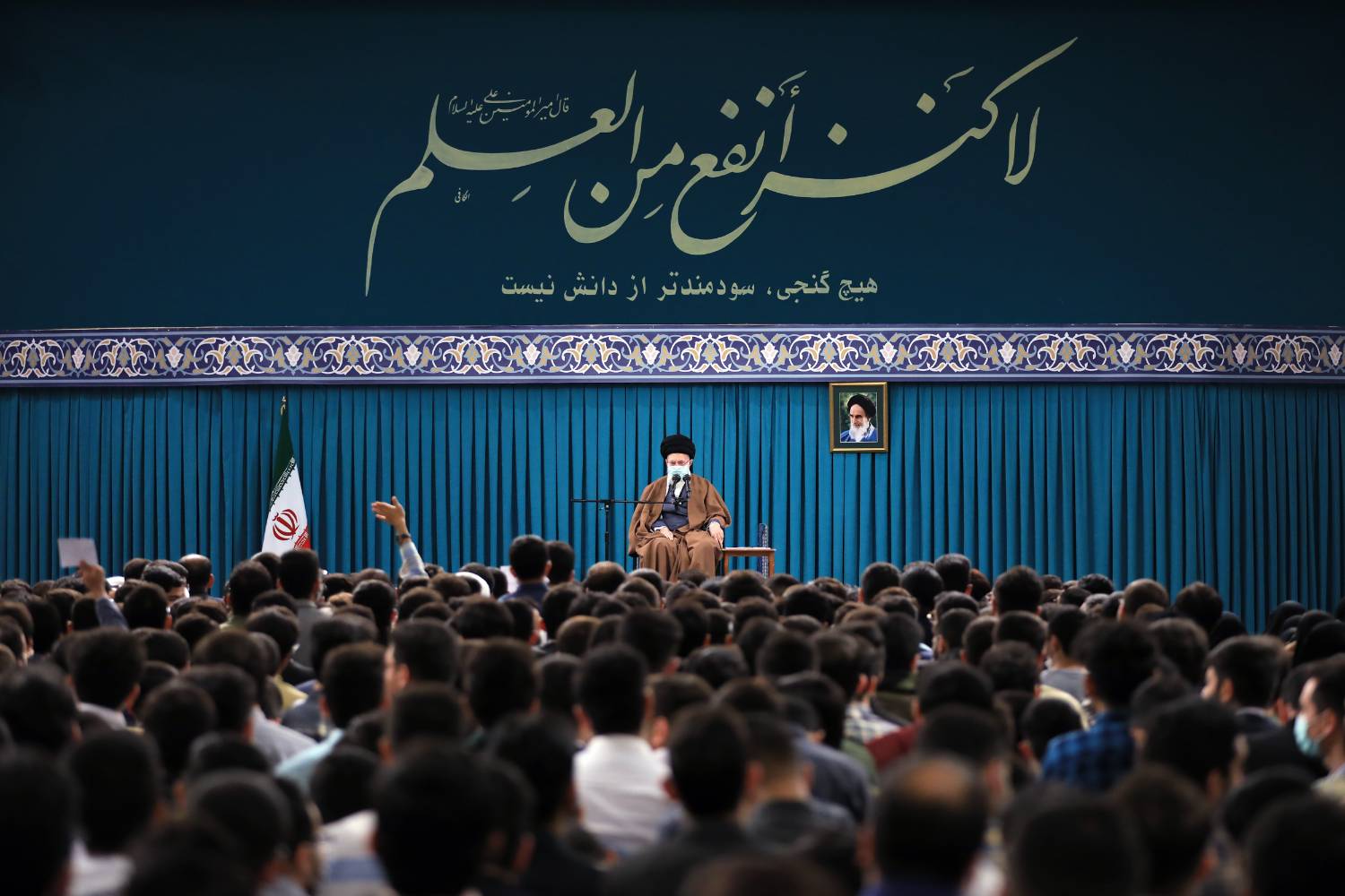 آیۃ اللہ العظمی خامنہ کا طلبہ سے خطاب، فکری بنیادوں کو مستحکم بنائے رکھنے پر تاکید