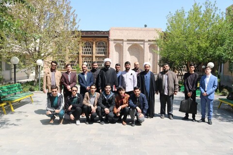 تصاویر/ حافظان قرانی مدارس اموزش وپرورش در مدرسه علمیه میرزاعلی اکبر اردبیل
