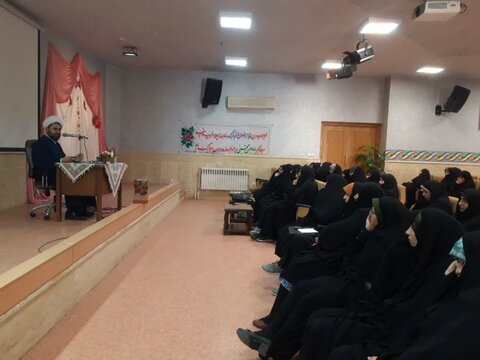 حجت الاسلام امیر بهاءالدین علایی نژاد در مدرسه علمیه فاطمه الزهرا(سلام الله علیها) اردکان