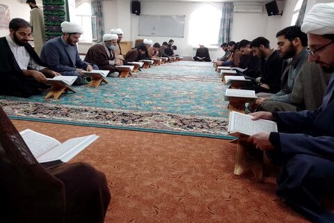 تصاویر/ محفل اُنس با قرآن در مدرسه علمیه حضرت با قرالعلوم(ع) سرپل ذهاب