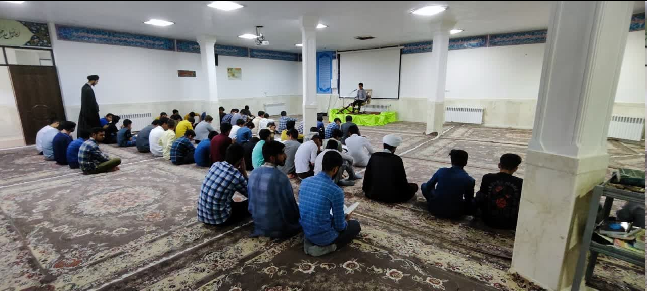 آشنایی جوانان نهبندان با فضای طلبگی + عکس