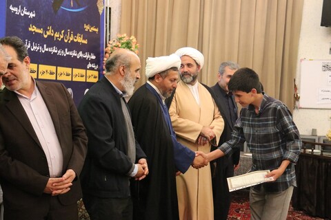 تصاویر/ مرامس اختتامیه بیستمین دوره مسابقات قرآنی داش مسجد ارومیه