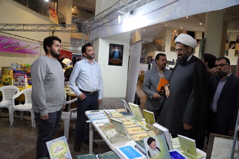 تصاویر / بازدید امام جمعه همدان از ششمین نمایشگاه قرآن و عترت