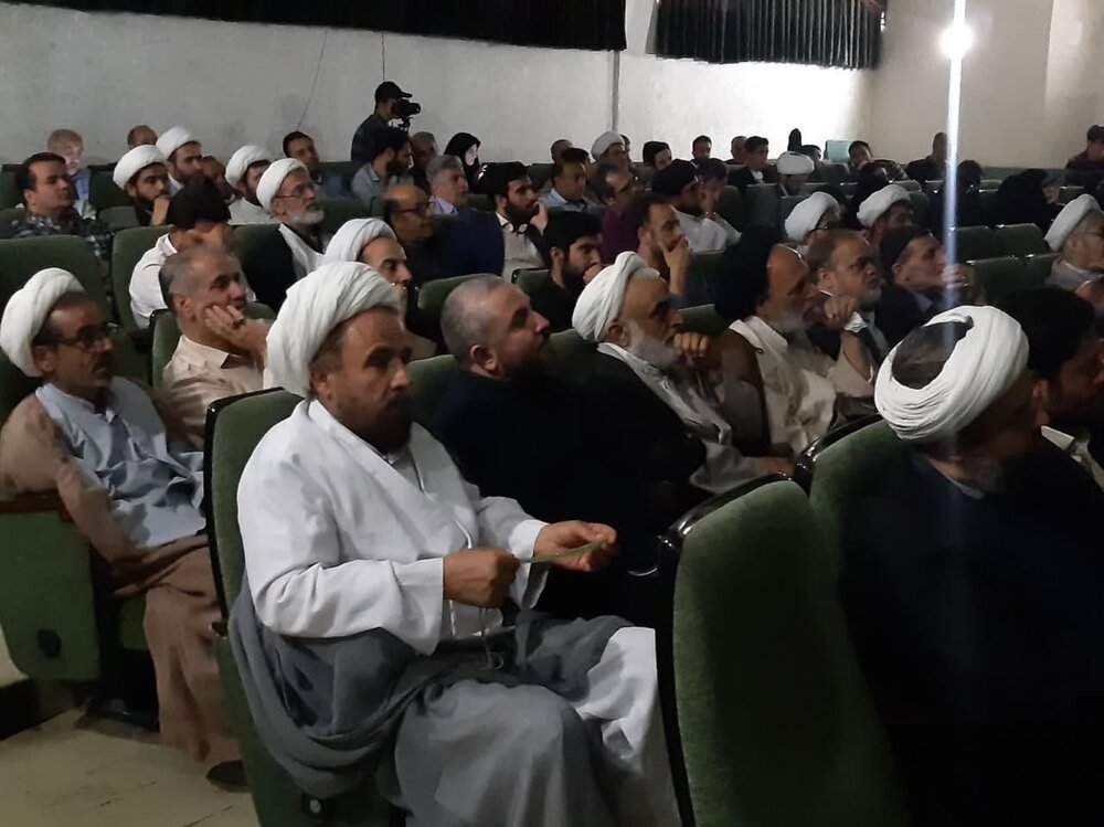 نخستین نشست «هنر و مسجد» در کاشان برگزار شد + عکس