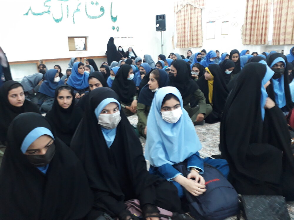 برگزاری ویژه برنامه افطاری مدرسه علمیه الزهرا(س) مسجدسلیمان + عکس