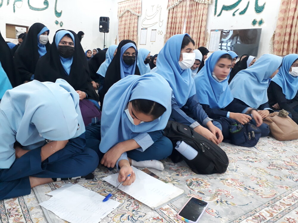 برگزاری ویژه برنامه افطاری مدرسه علمیه الزهرا(س) مسجدسلیمان + عکس