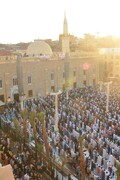 حضور هزاران نمازگزار در مسجد امام حسین(ع) مصر برای اقامه نماز عید فطر+تصاویر