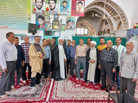 تصاویر/ حضور امام جمعه آران و بیدگل در مسجد وثوق