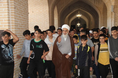 تصاویر / حضور نماینده ولی فقیه در استان قزوین ومدیر حوزه علمیه استان در برنامه اعتکاف دانش آموزان پسرانه
